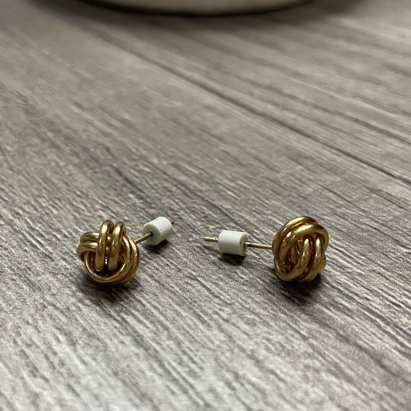 Stud Earrings🌻 - Picture 2 of 2